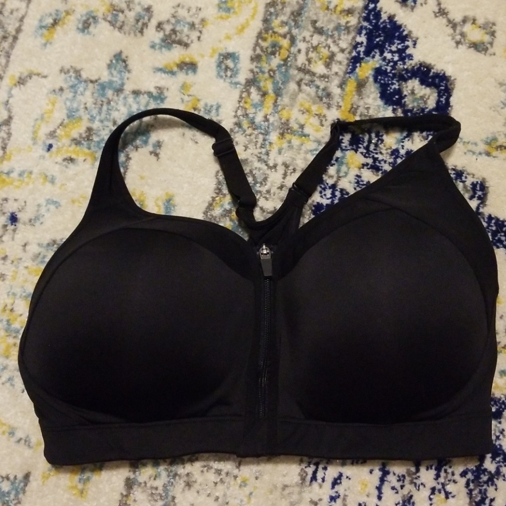 38DD sports bra